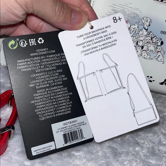 Loungefly NWT! Disney 101 Dalmatians Classic Book Convertible Crossbody/Backpack - Picture 9 of 17